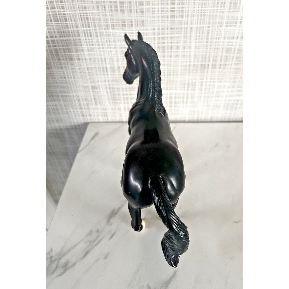 Breyer Classics Mahogany Bay Warmblood Stallion #61061 Sport Horse 1:12 Scale - Picture 6 of 6